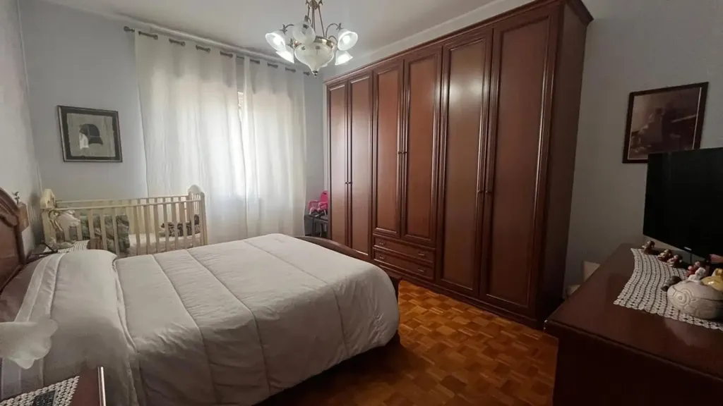 Chambres - Rearranged Apartment with Balcony in Beinasco