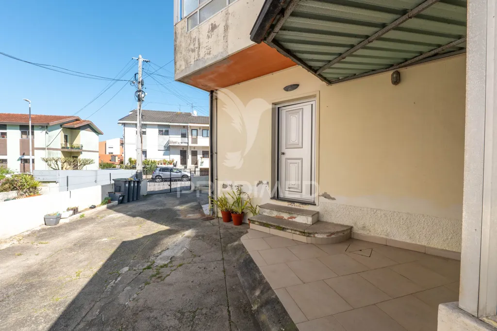 Jardin - Renovated T3 Flat with Garden in Ermesinde