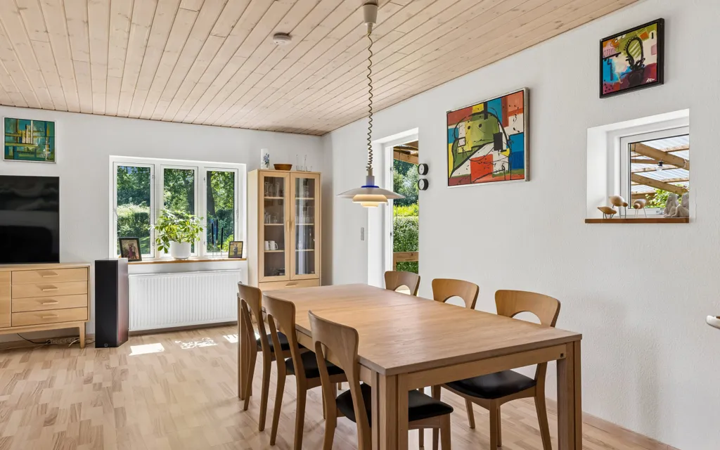 Dining Room - Central Villa with South-Facing Garden in Broager