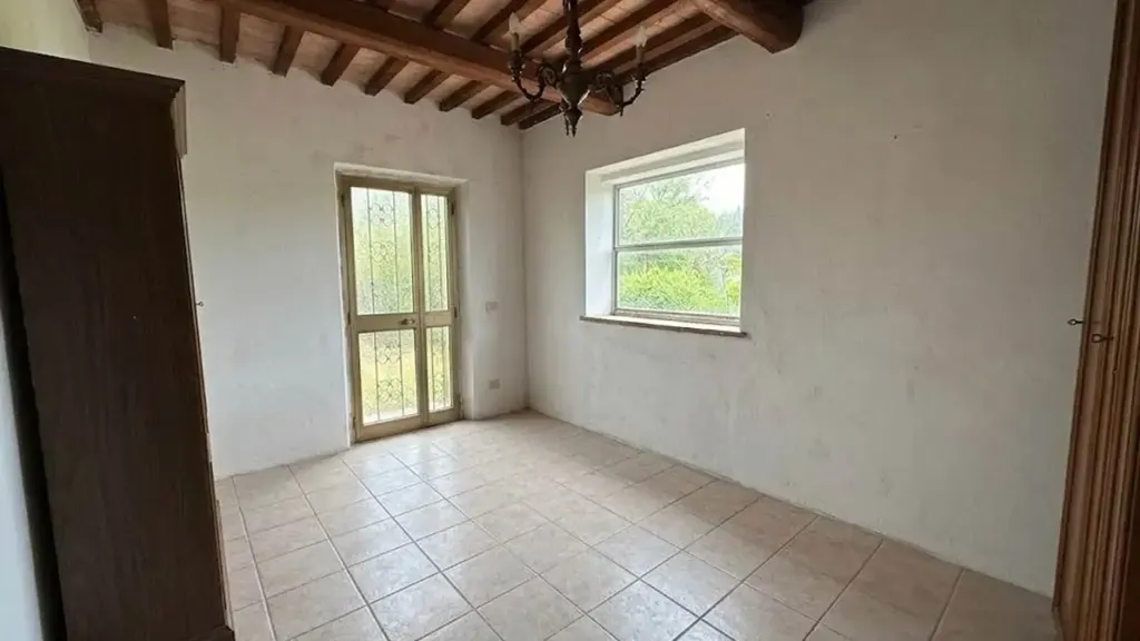 Toad - Rustic Property with Panoramic Views in Santa Luce