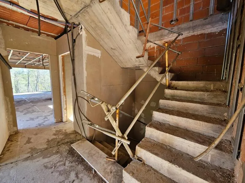 Pièces - Unfinished House with Potential in Olivella