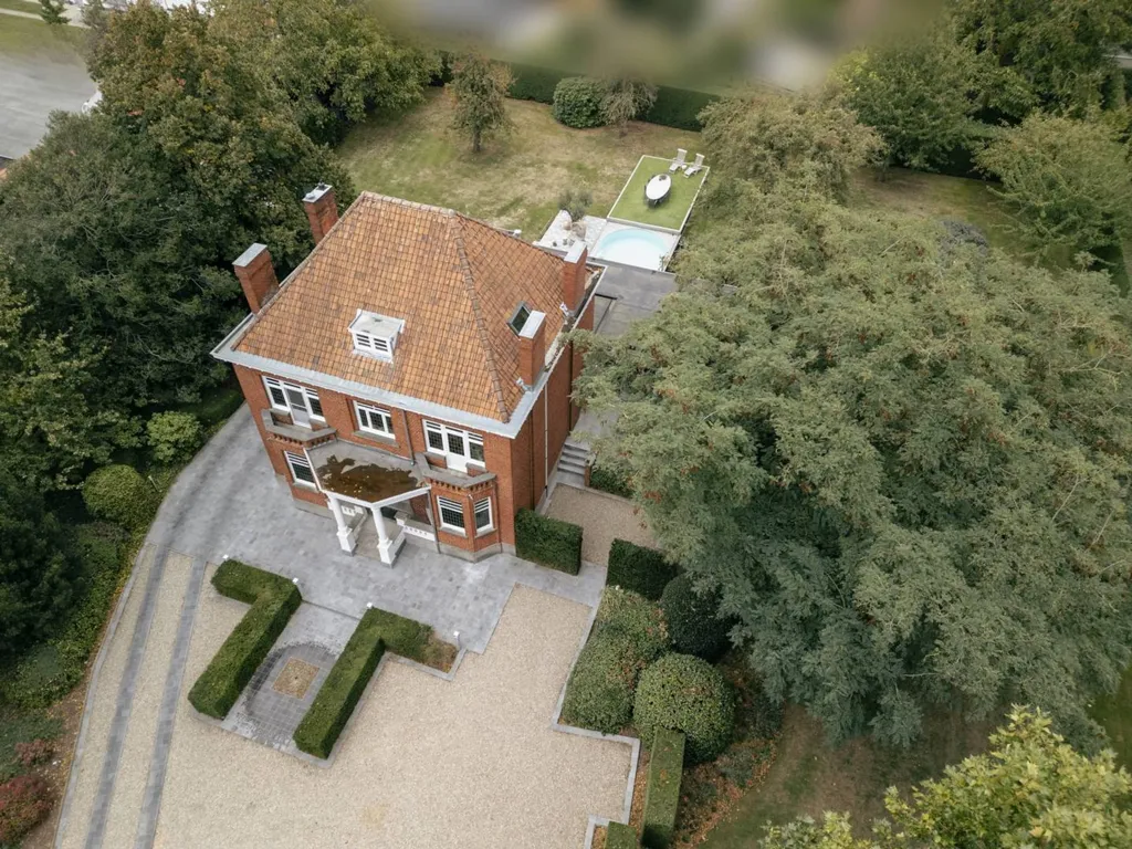 Vue aérienne - Maison Art Déco avec Piscine à Waregem