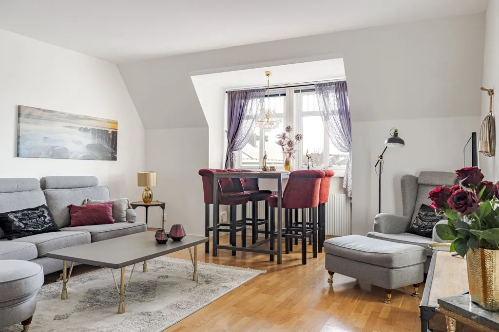 Salón - 1.5-Room Apartment with High Ceilings in Linköping
