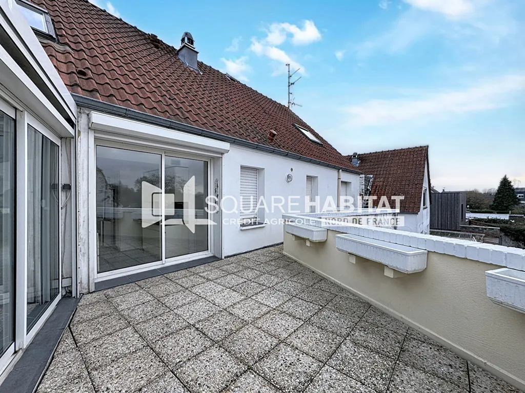 Terrass - Charming 3-Bed Flat with Veranda in Ronchin