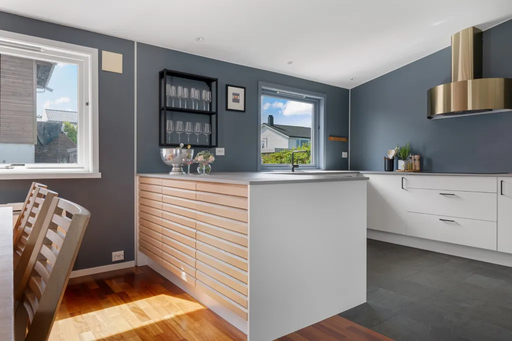 Cuisine - Family Home with Corner Plot in Tasta/Vardeneset