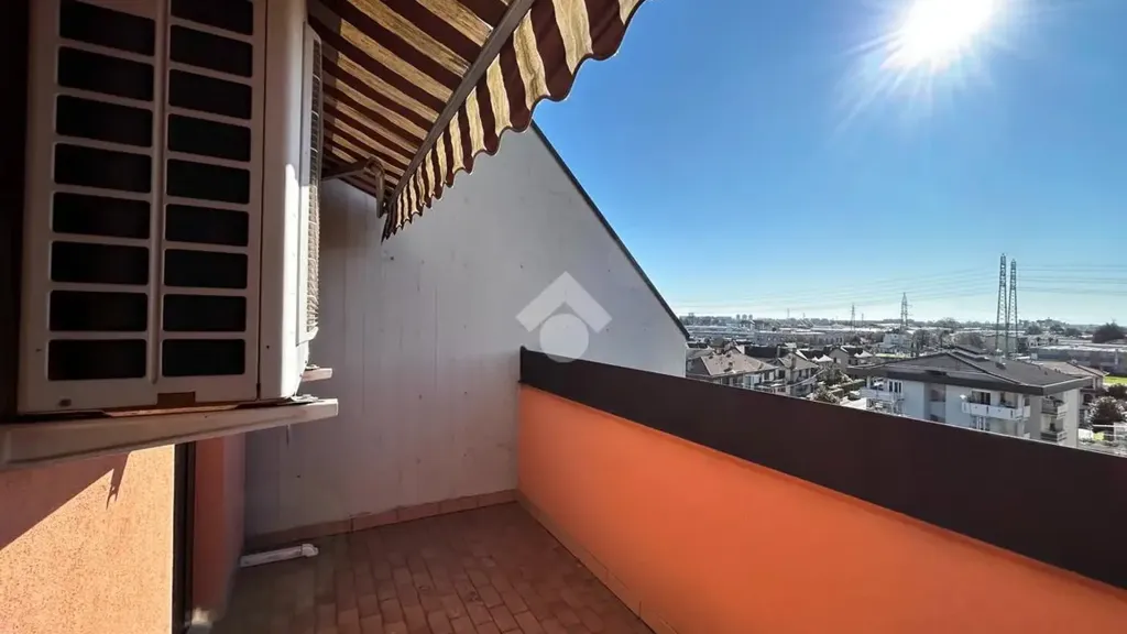 Balcone - Duplex con piscina a Settimo Milanese