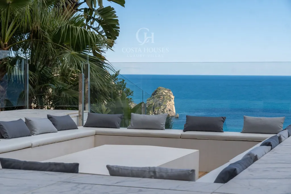 Terrass - Contemporary Villa with Seafront Views in Jávea