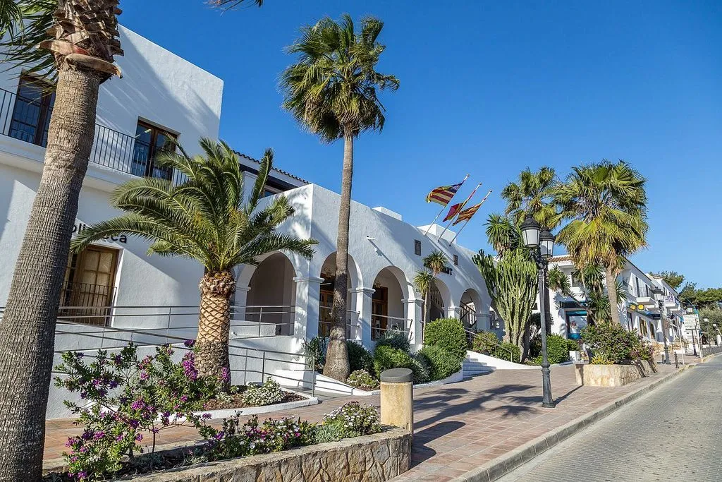 Charming House with Pool in Cala de Bou