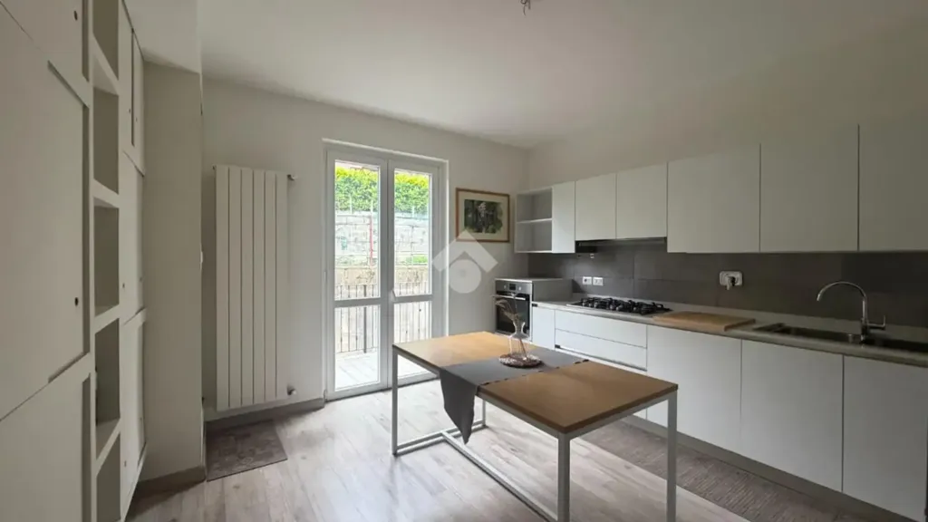 Cuisine - Rear-Facing Apartment with Terrace in Castagneto Po