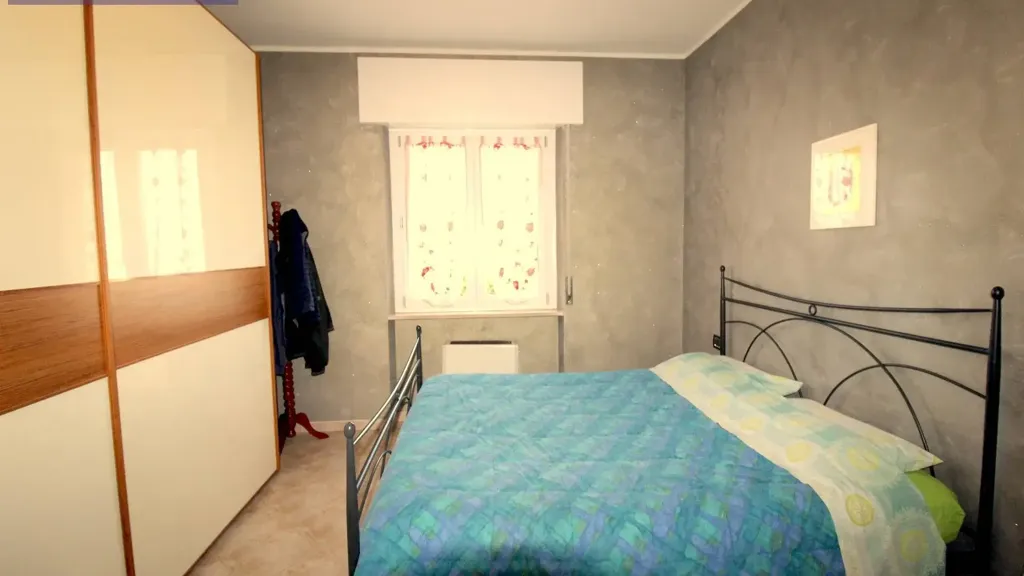 Chambres - Rear-Facing Apartment with Garage in Bressana Bottarone