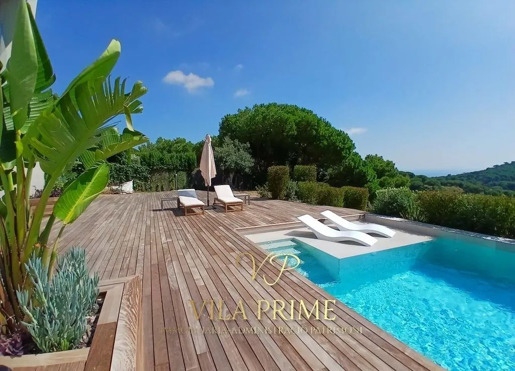 Piscine - Luxury Villa with Sea Views in Cabrils