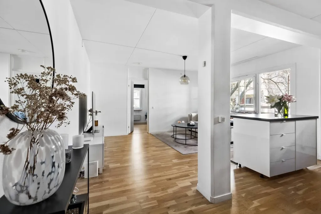Elutuba - Apartment with Balcony in Kista