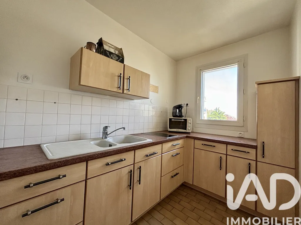 Cuisine - Appartement 2 Pièces avec Balcon au Quartier Madeleine