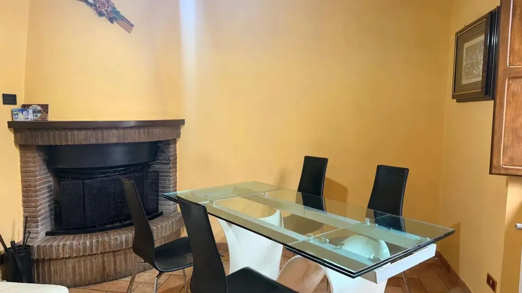 Salle à manger - Rustic Apartment with Panoramic View in Baschi