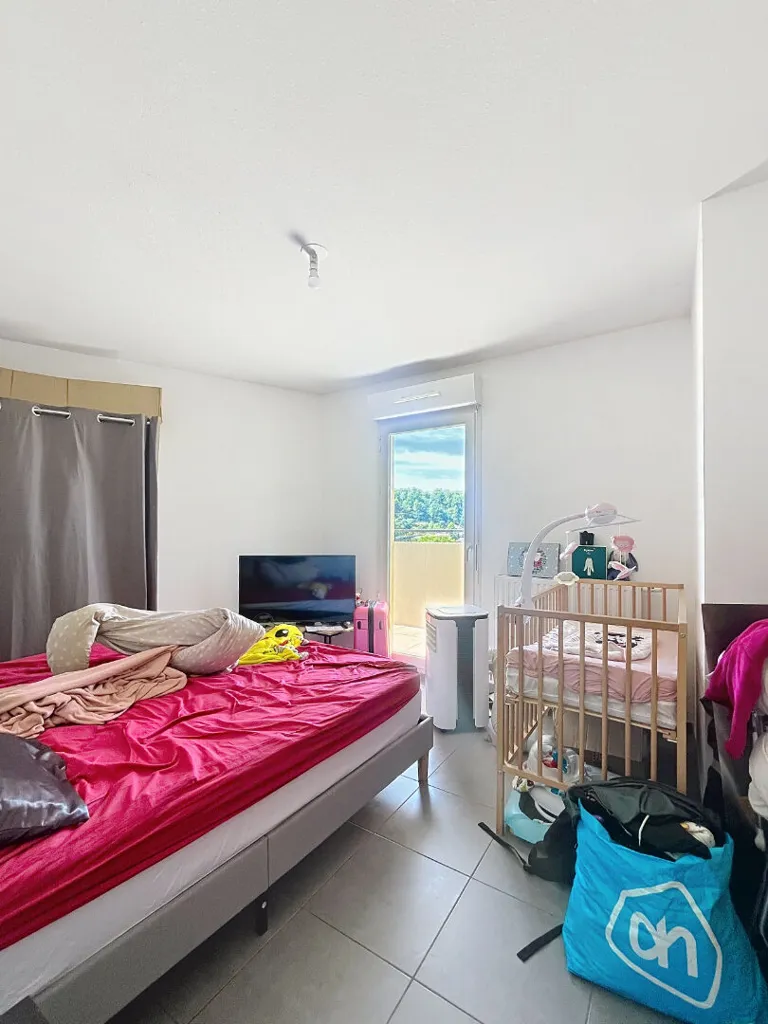 Magamistoad - 3-Bed Apartment with Terrace in Gardanne