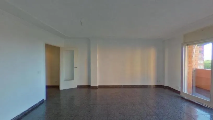 Pièces - Family-Size Flat with Central Location in Tarragona