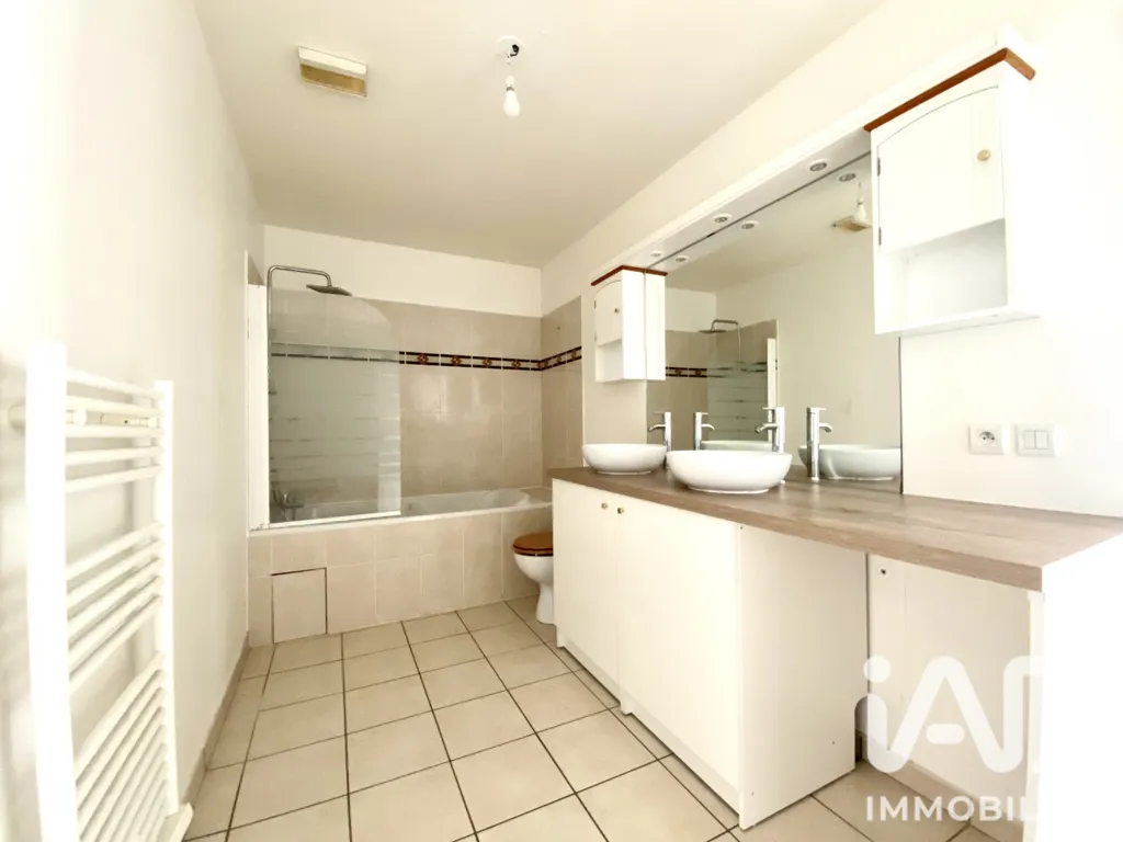 Vannitoad - Duplex with Terraces in Cachan