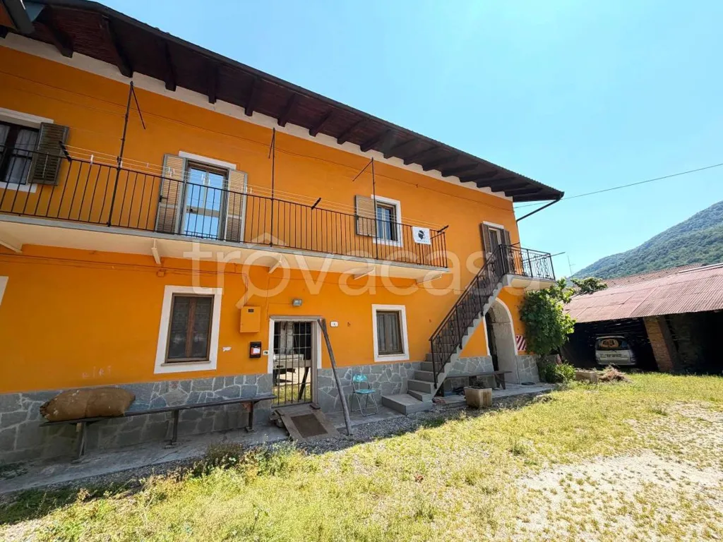 Välivaade - Semi-Independent House with Double Garage in Roccasparvera