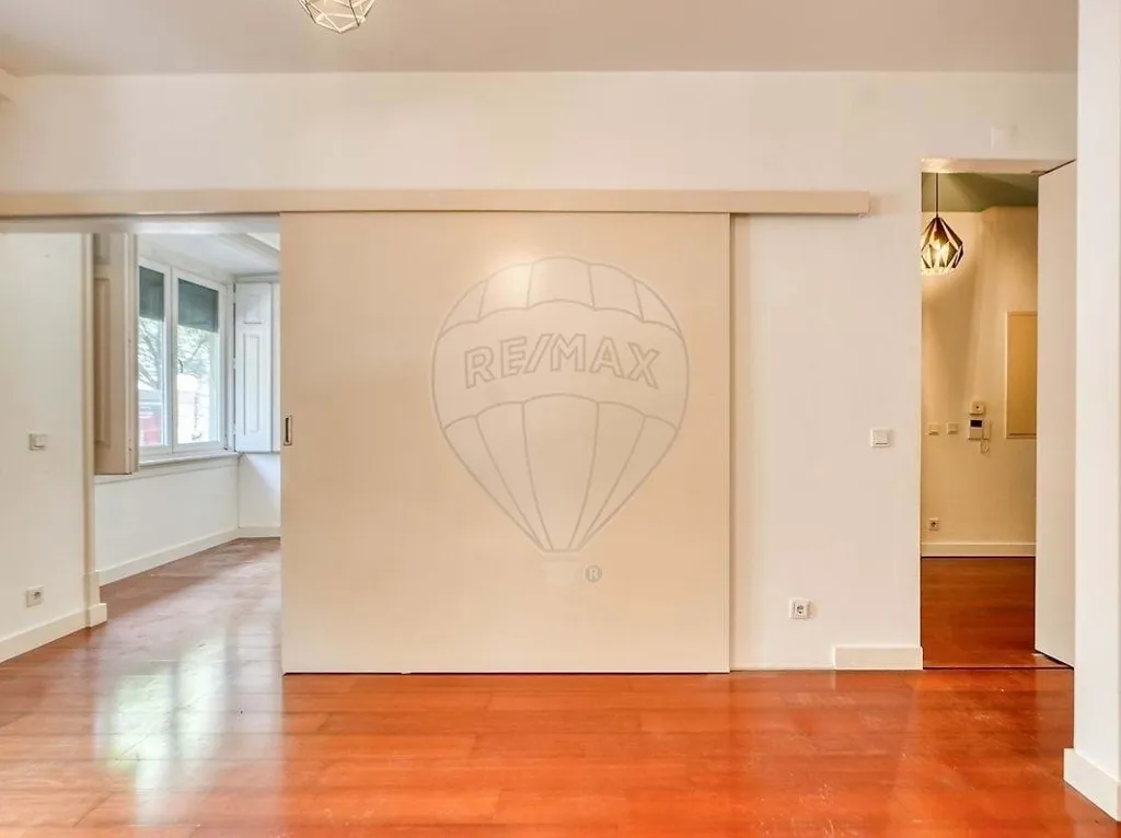 Entrée - Lisbon Condo with Terrace and Fireplace
