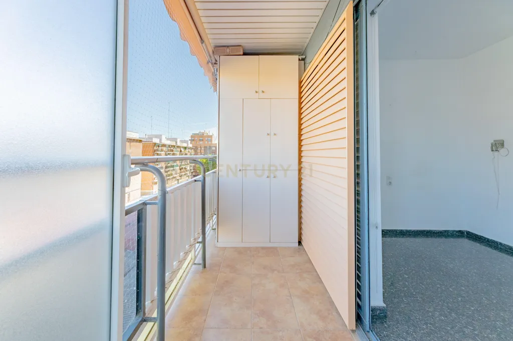 Balcon - Apartment with River View and Terrace in Campanar