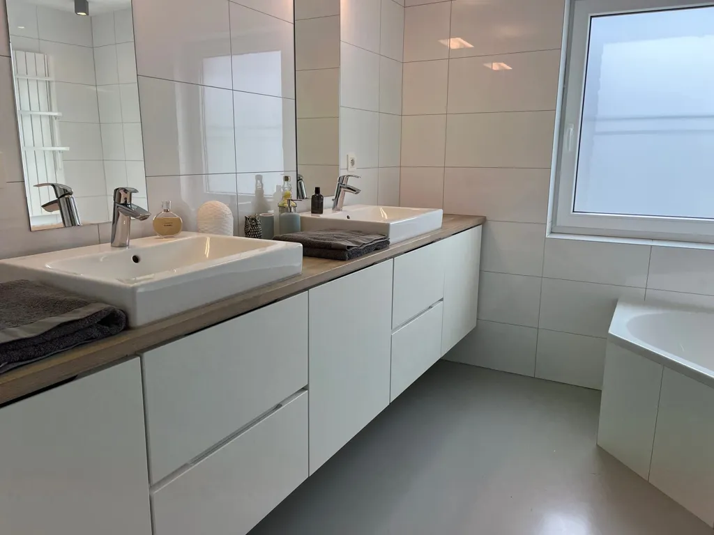 Bathrooms - House with Garden in Duffel