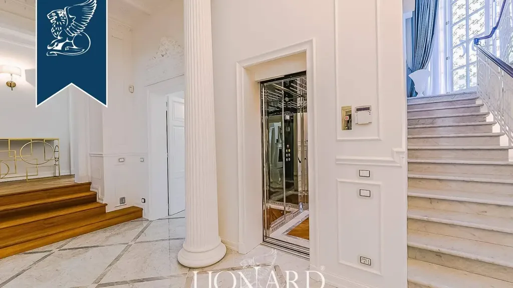 Esik - Historic Villa with Private Park in Empoli
