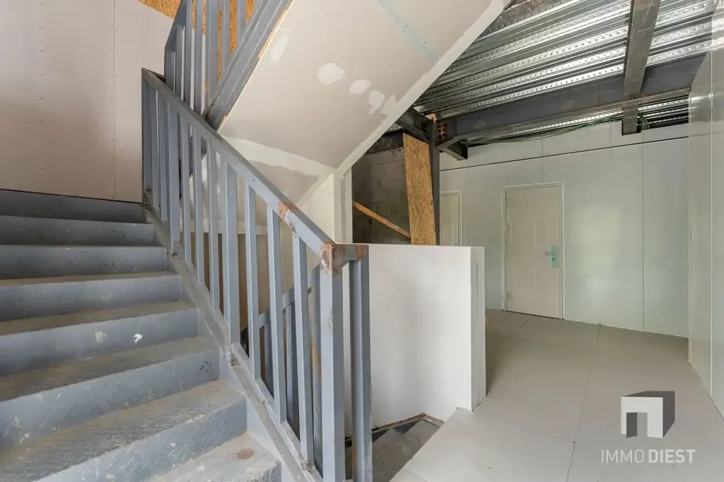 Pièces - Nouveau Bureaux en KMO à Diest