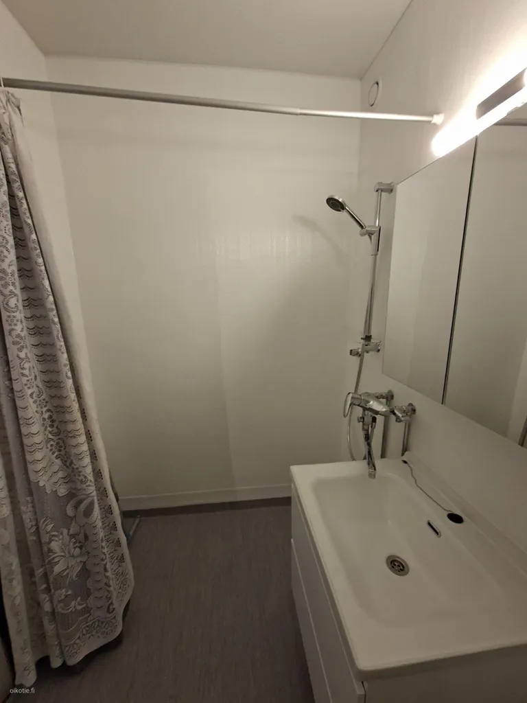 Bathrooms - Spacious Flat with Balcony in Kouvola
