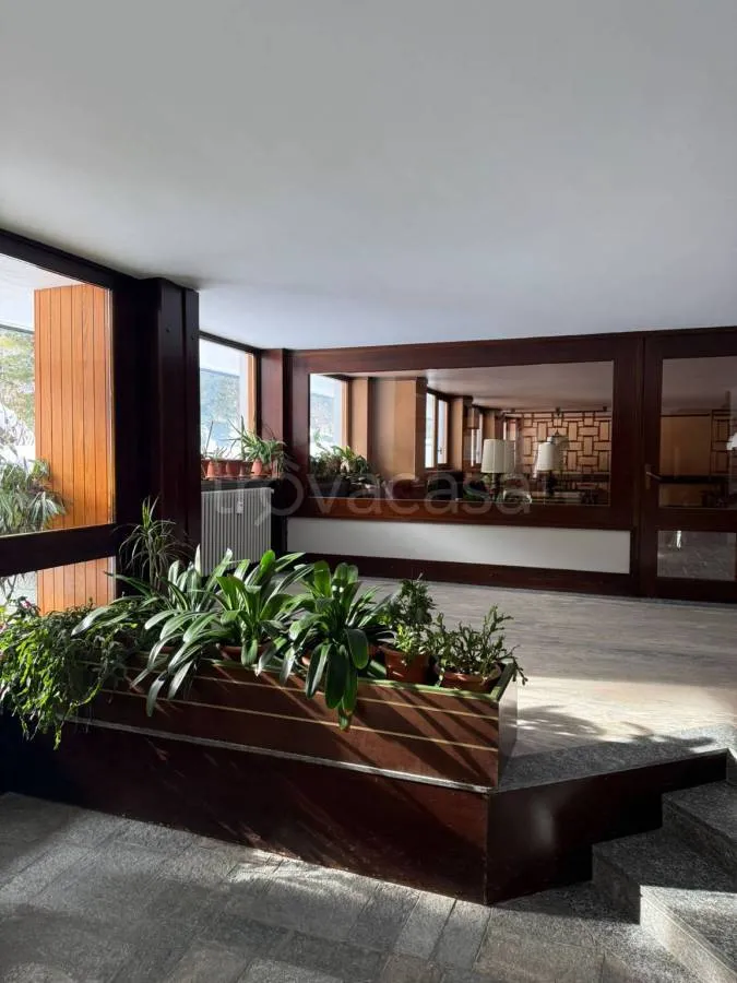 hallway_entrance