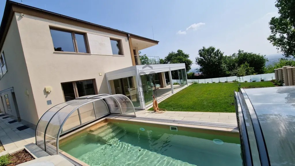 Bassein - Luxury Duplex with Garden in Budapest III
