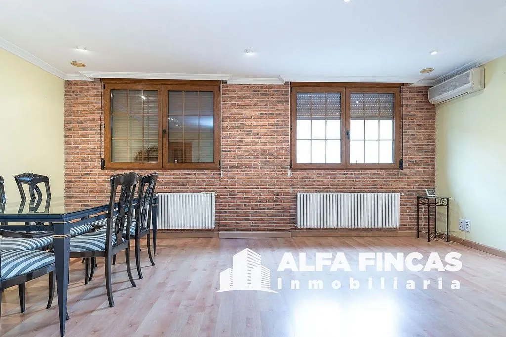 Salle à manger - Luxury Apartment with Garage in San Clemente