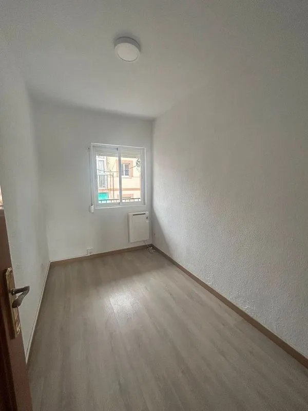 Toad - 1-Bedroom Flat with Balcony in Carabanchel