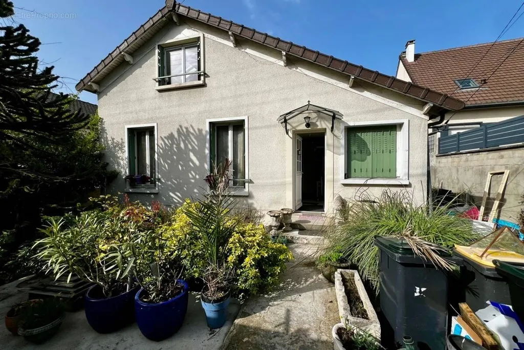 Extérieur - Pavillon avec Jardin et Terrasse à Gagny