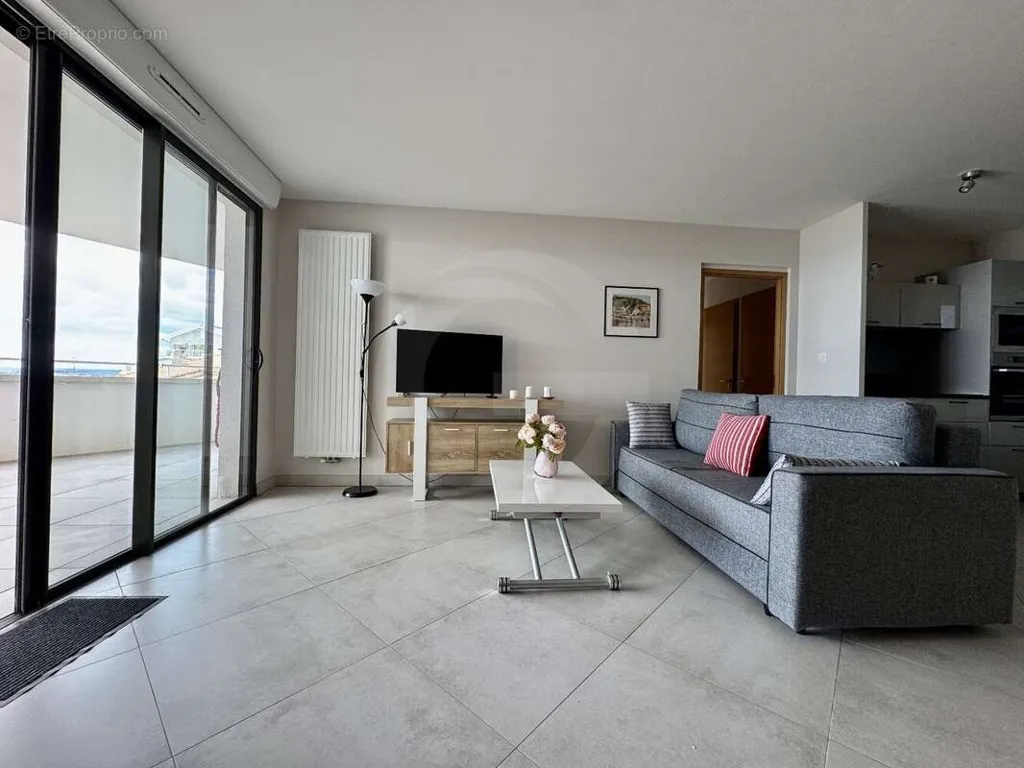 Séjour - Appartement 4 Pièces avec Terrasse à Sète