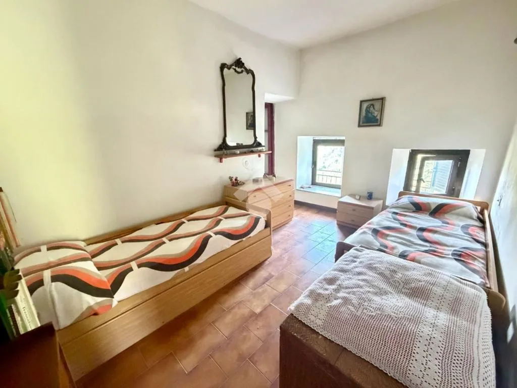 Bedrooms - Historic Semidetached House with Balconies in Urida