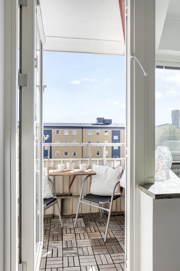 Balcon - Modern Apartment with South-Facing Balcony in Malmö