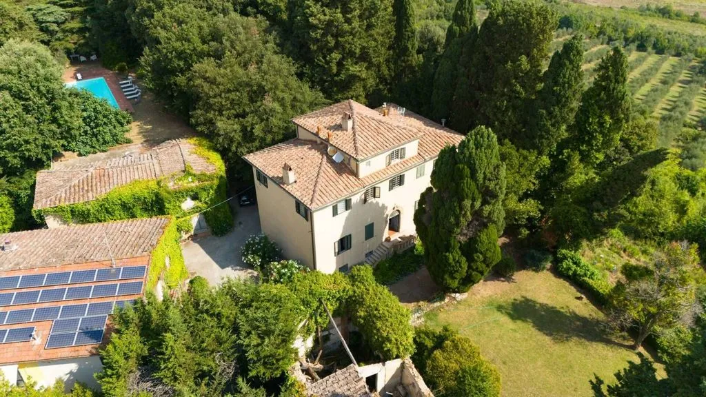 Õhuvaade - Napoleonic Villa with Pool in Livorno Hills