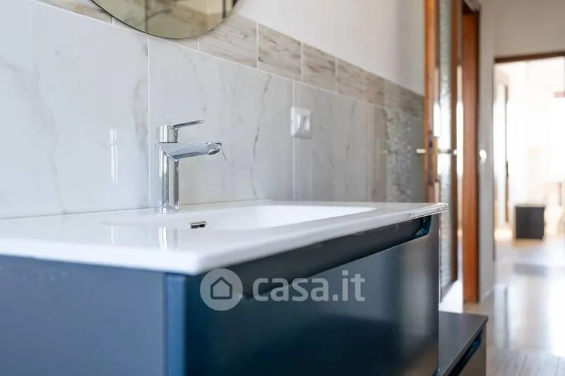 Salles de bain - Apartment with Balcony and Garage in Voghera