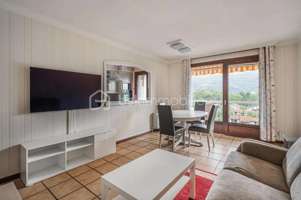 Elutuba - Bright T4 Apartment with Balcony in Grenoble