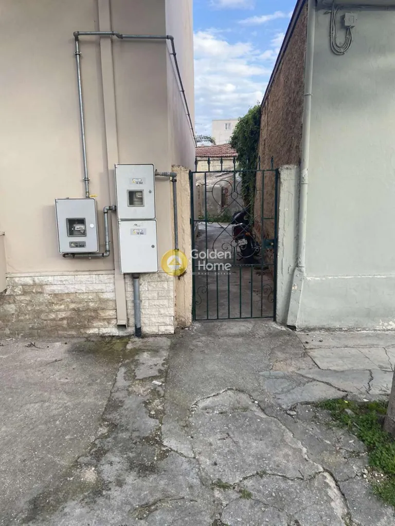 Aed - Two-Storey Building with Terrace in Volos