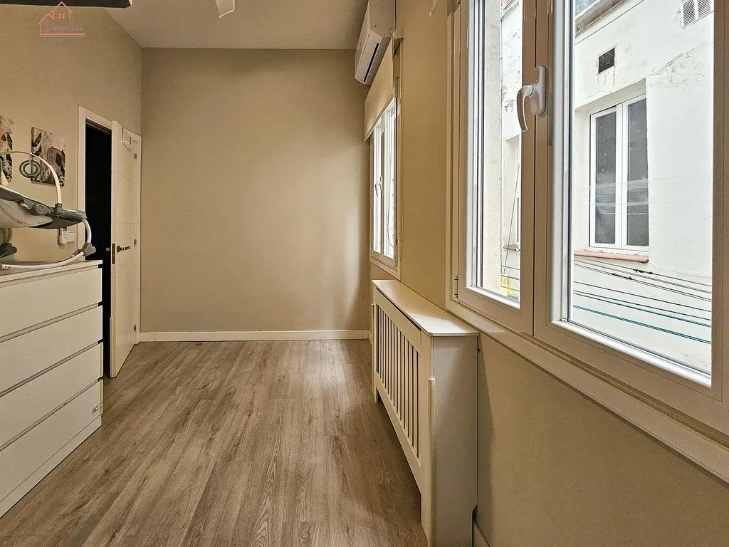 Toad - Furnished Flat with AC in Malasaña, Madrid