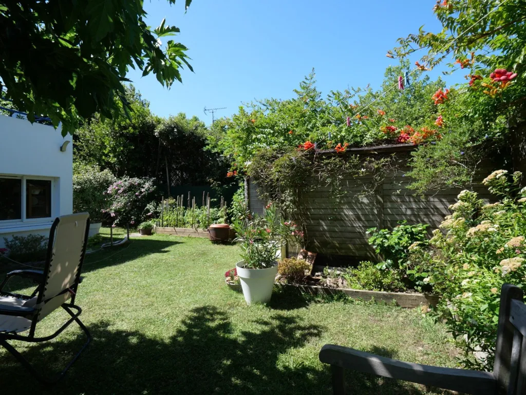Giardino - 6-Piece Villa with Garden in Royan