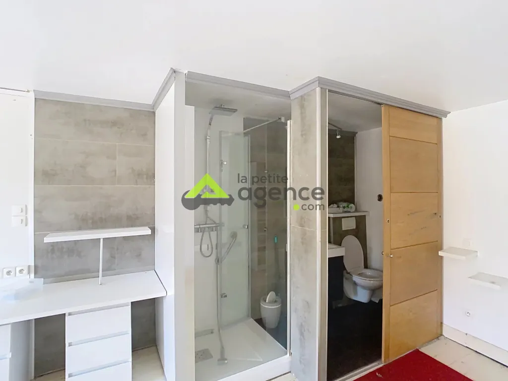 Salles de bain - Ensemble Immobilier à Rénover avec Terrasse à Aubusson
