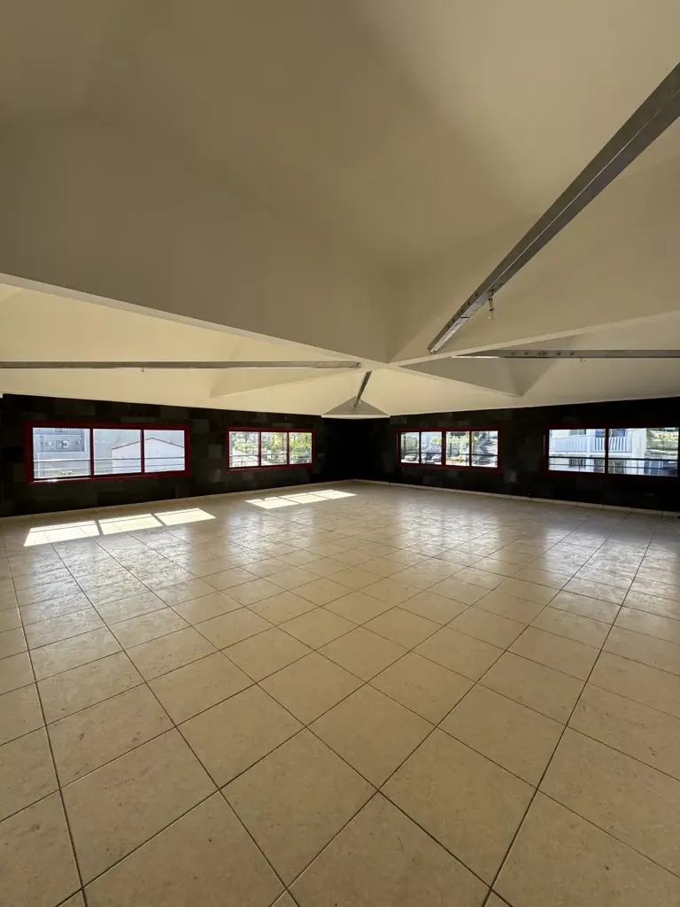 Stanze - Open Space with View in Central Location