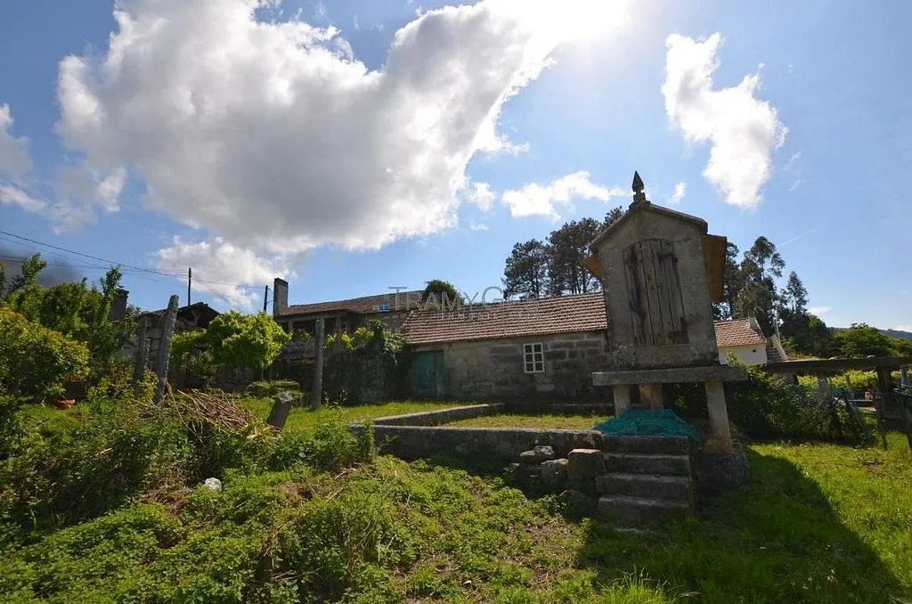 Välivaade - Stone Cottage for Renovation in Gondomar