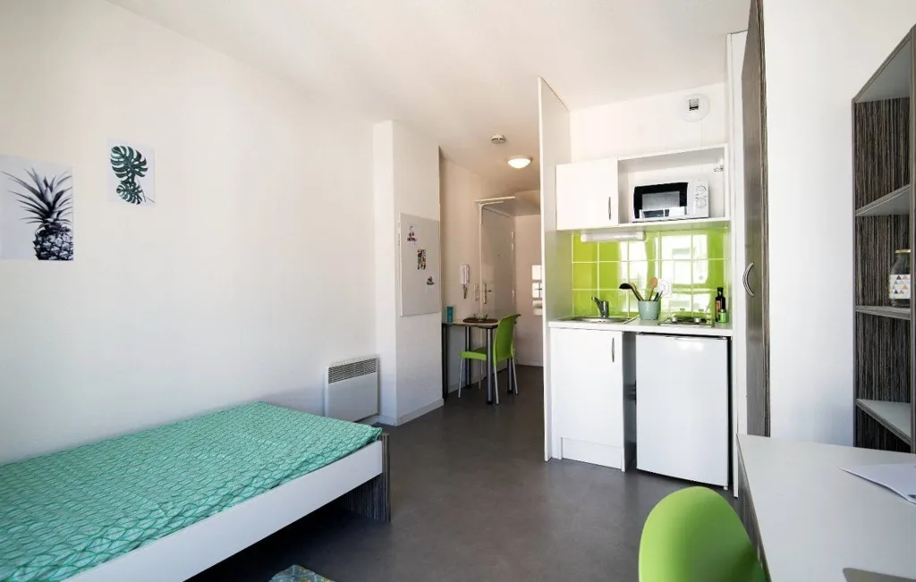 Camere da letto - Student Residence with Balcony in Lyon 7
