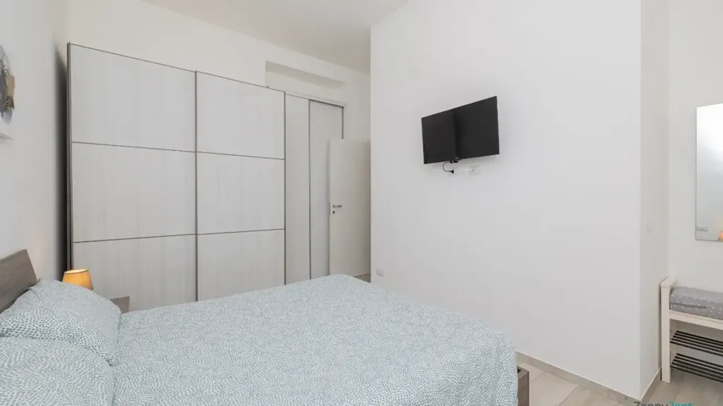 Chambres - Brightly Laid-out Flat with Balcony in Milan