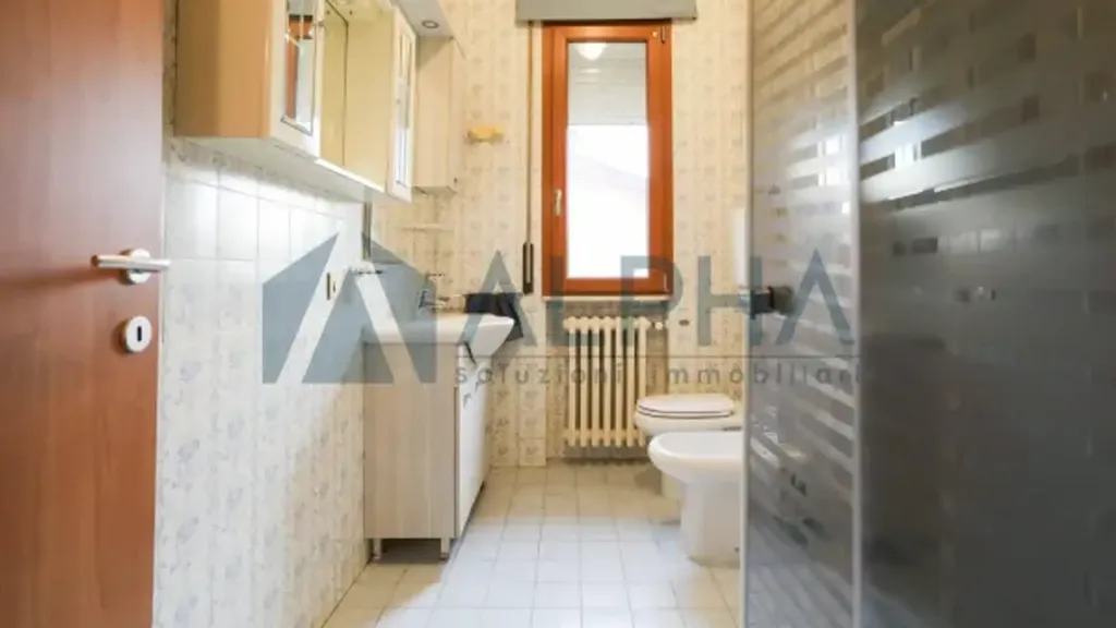 Salles de bain - Rearranged Apartment with Balcony in Cesena