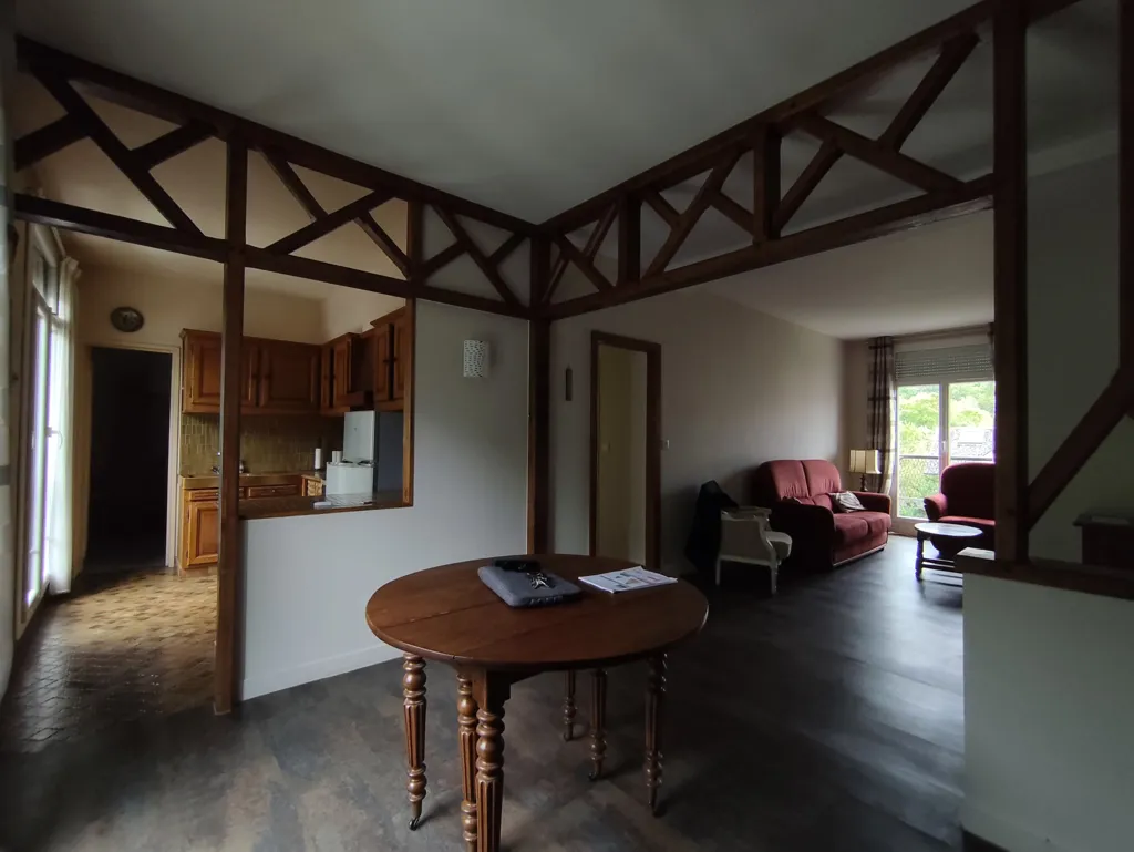 Sala da pranzo - City Centre Apartment with Balcony in Beauvais