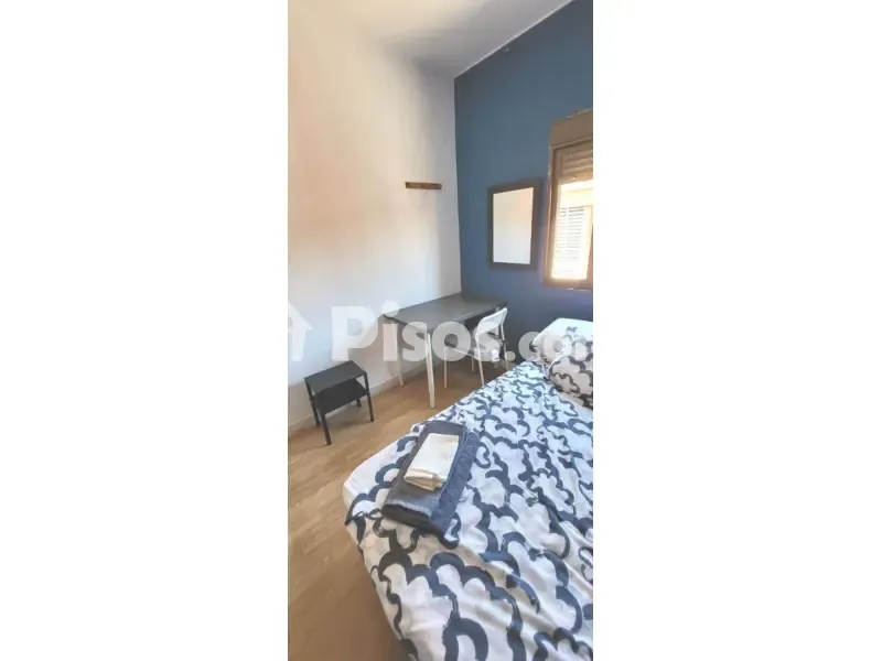 Magamistoad - Student Flat with Balcony in Montcada